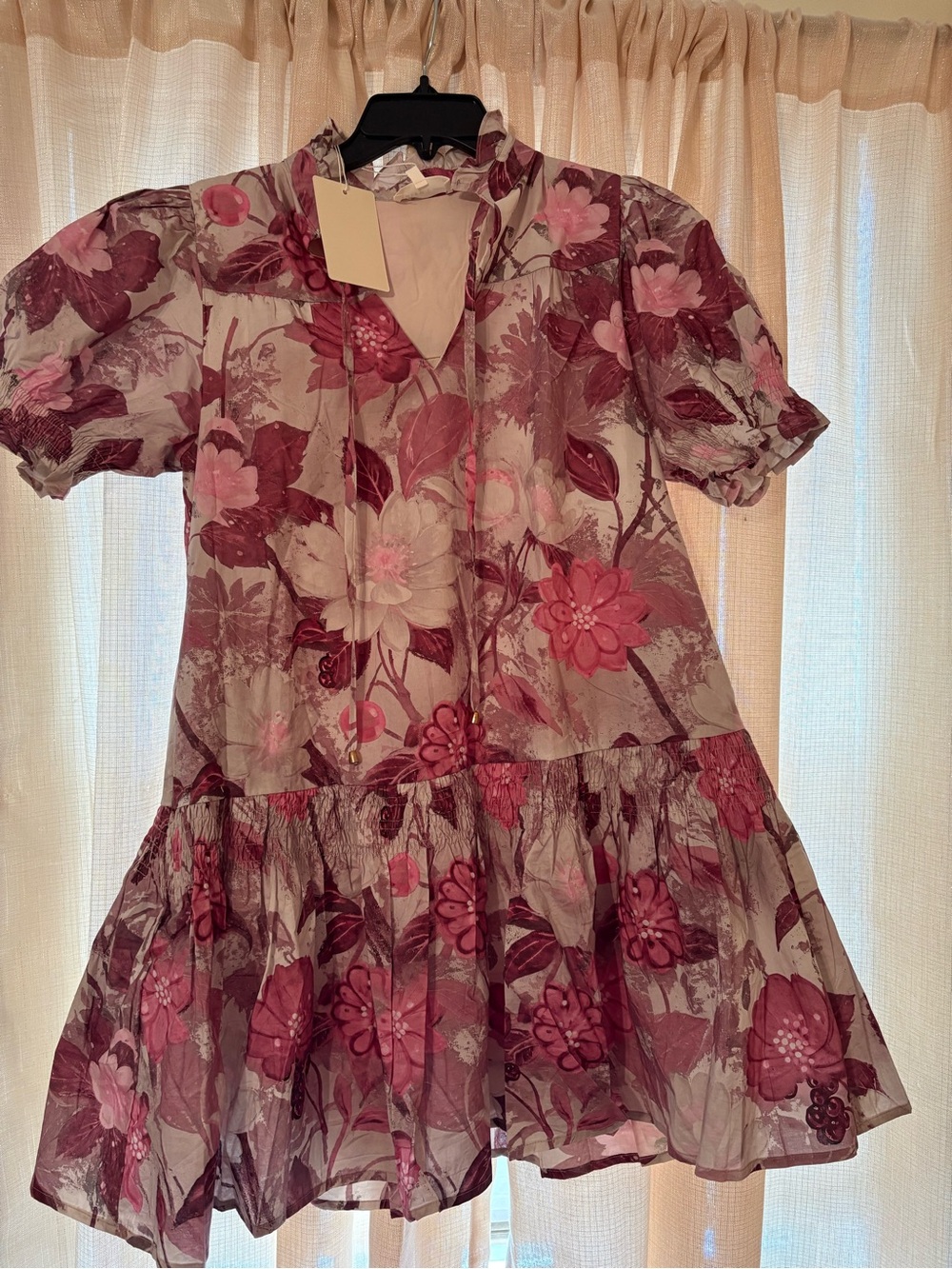 Cute Entro floral mini dress, size small, brand new with tags